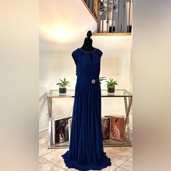 Cobalt Glamour Gown - Picture 3 of 7